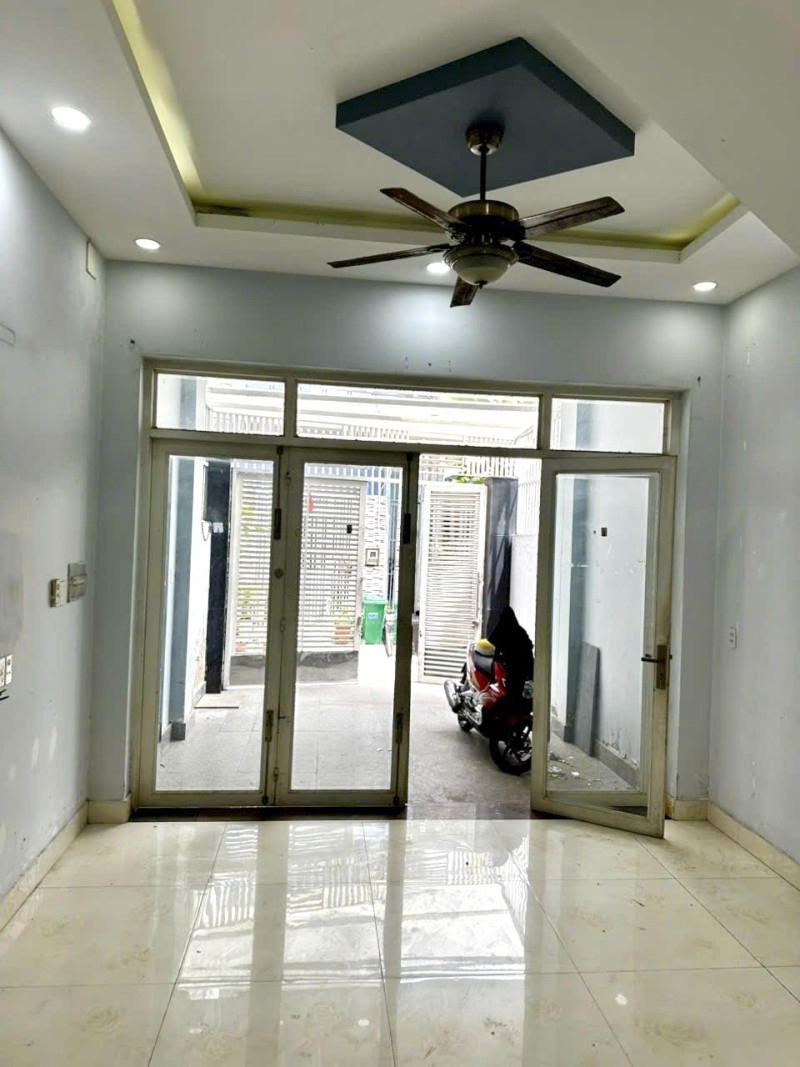 Nhà BTCT 3 tầng Thủ Đức – 62m² - 4PN - Hẻm 5m ô tô - SHR - giá mềm 4.5 tỷ - Ảnh chính